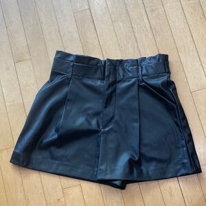 Zara Black Faux Leather High-Waist Pocket Shorts ✨